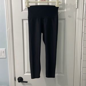 NWT Alo Cropped Black Leggings